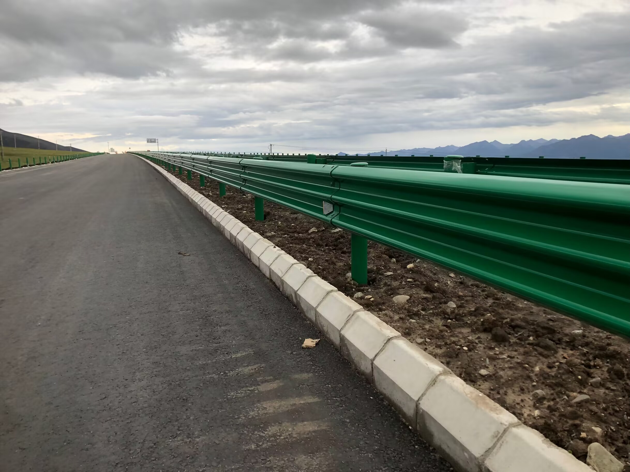 吉隆县乡村公路波形护栏防撞波形护栏 - 推荐